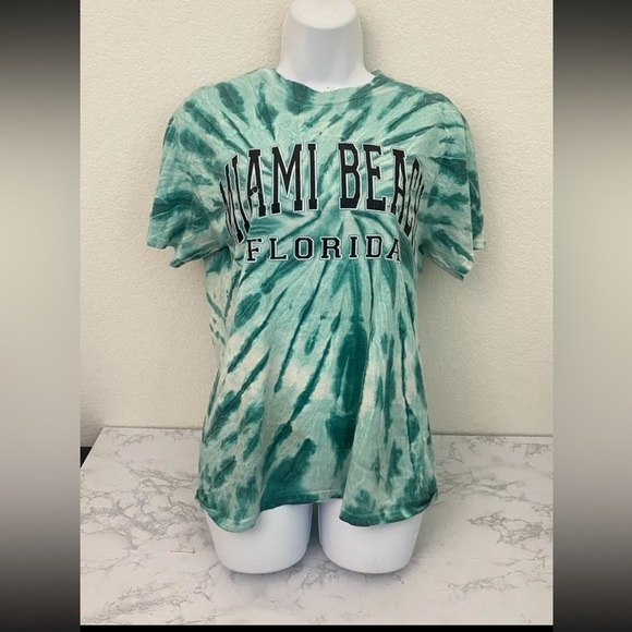 Gildan Tops - Miami Beach Short Sleeve T Shirt Women’s M Green Tie Dye Camo Pullover T…